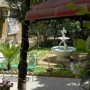 Tiburtina Garden Couette-café